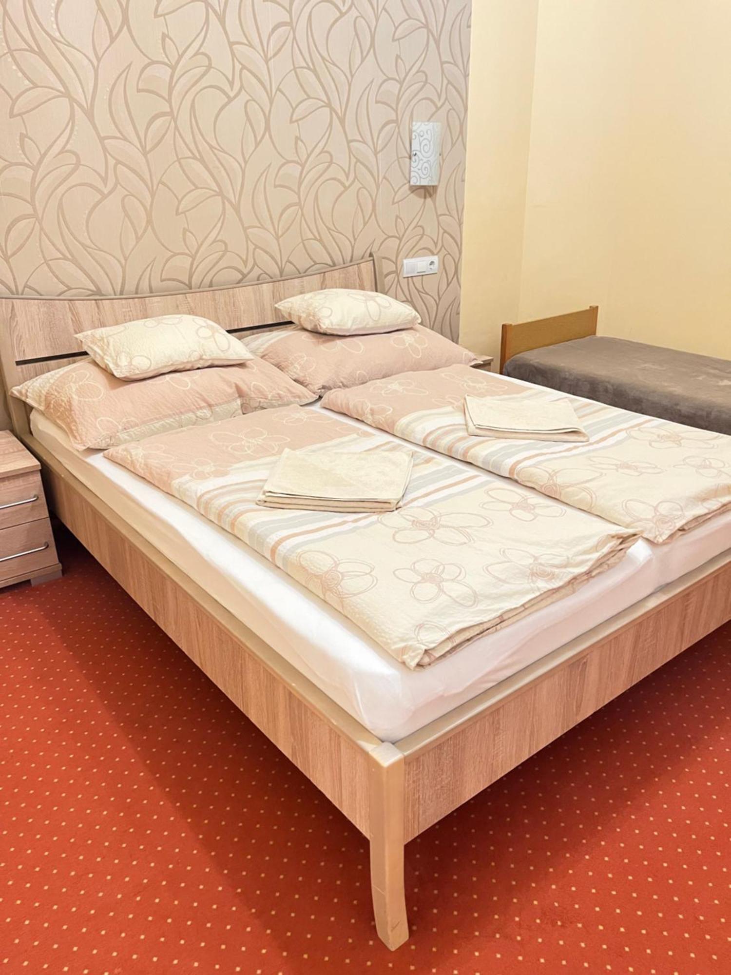 Gesztenye Apartman Makó Exterior foto